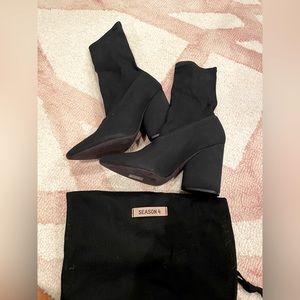 Yeezy Season 4 Sock Boots in Black Knit 36/US 6